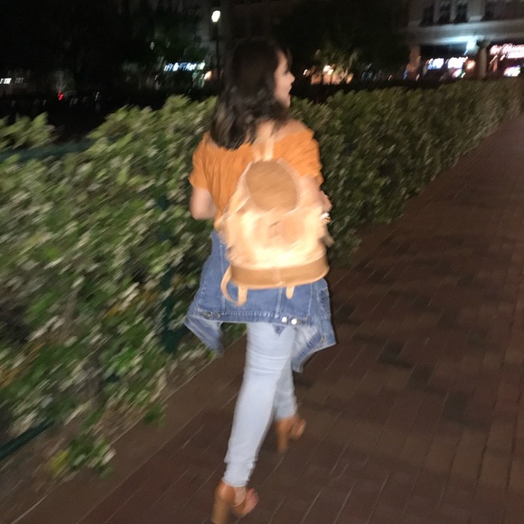 Meet your Posher, Amelia - Picture 1 of 1